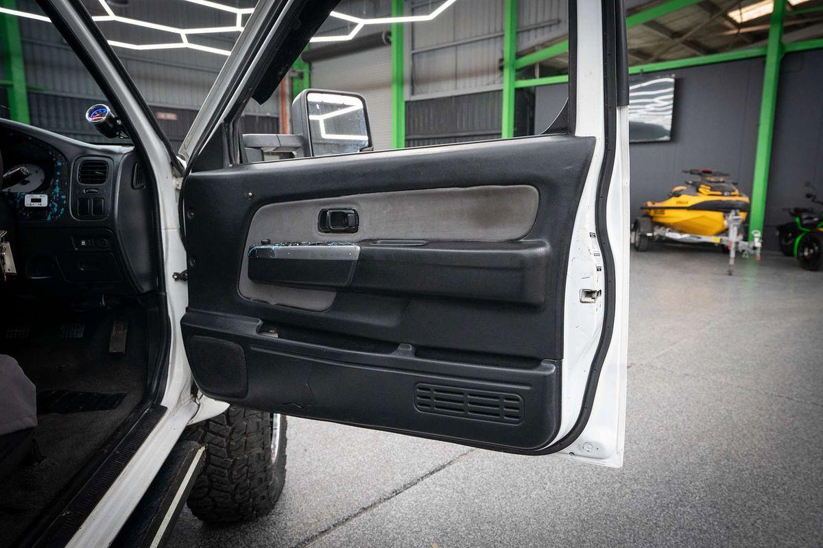 2014 Nissan Navara ST-R D22 4X4