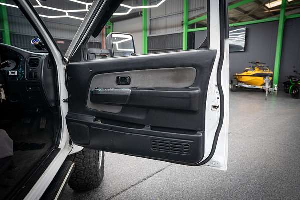 2014 Nissan Navara ST-R D22 4X4