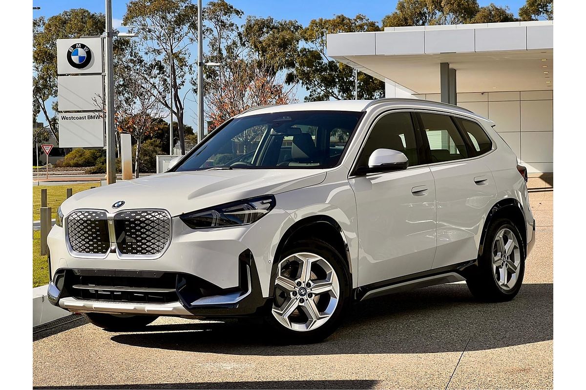 2024 BMW iX1 eDrive20 xLine U11