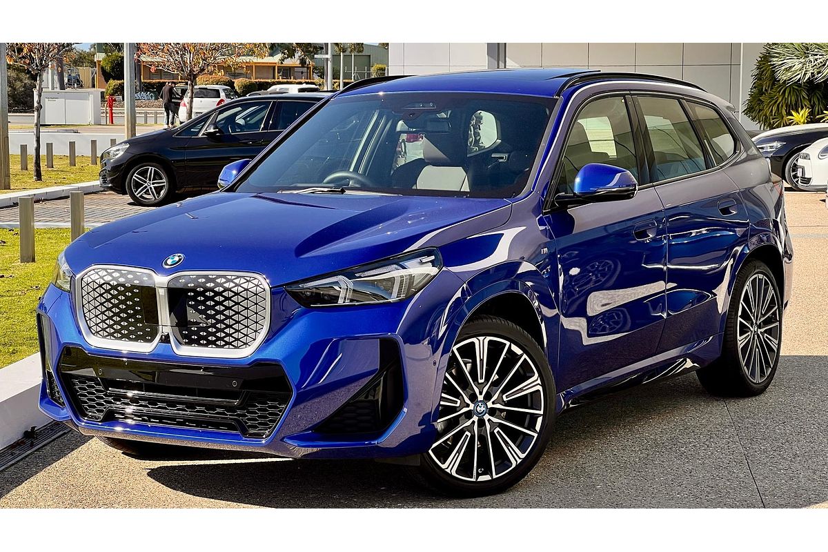 2024 BMW iX1 eDrive20 xLine U11