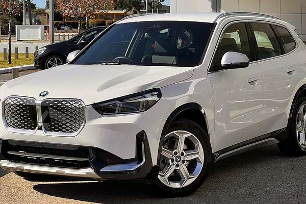 2024 BMW iX1 eDrive20 xLine U11