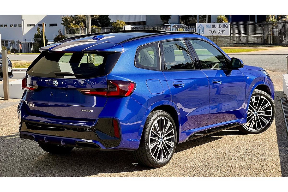 2024 BMW iX1 eDrive20 xLine U11