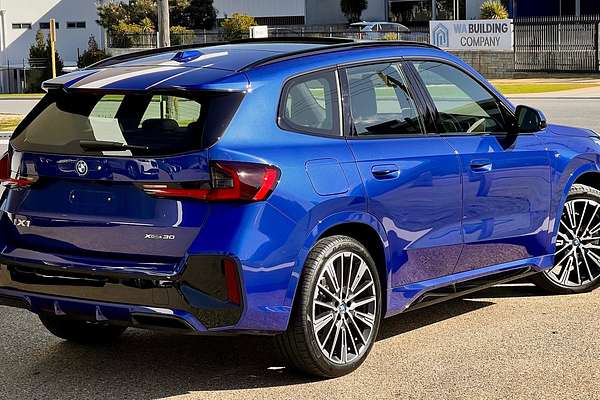 2024 BMW iX1 eDrive20 xLine U11
