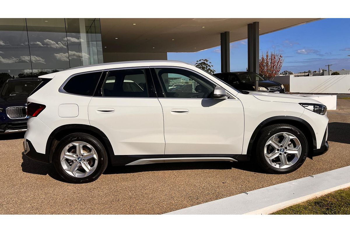 2024 BMW iX1 eDrive20 xLine U11