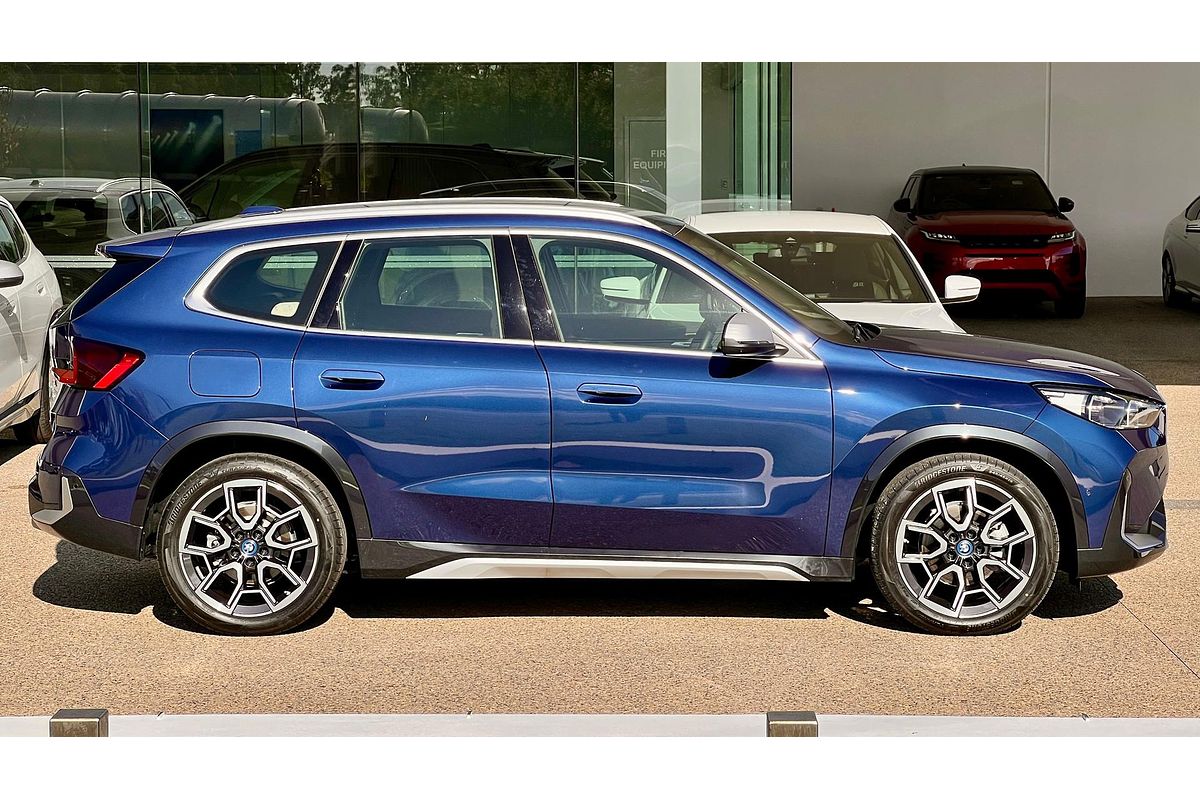 2023 BMW iX1 eDrive20 xLine U11