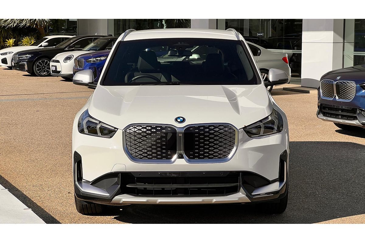 2024 BMW iX1 eDrive20 xLine U11