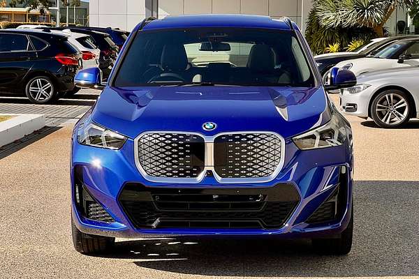 2024 BMW iX1 eDrive20 xLine U11