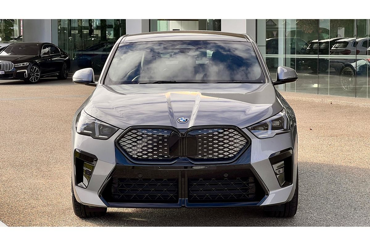 2024 BMW iX2 xDrive30 M Sport U10