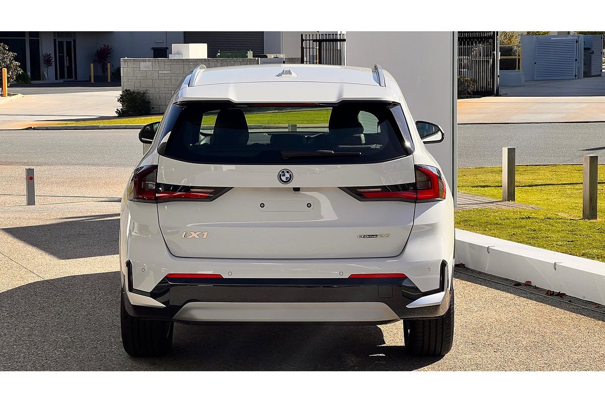 2024 BMW iX1 eDrive20 xLine U11