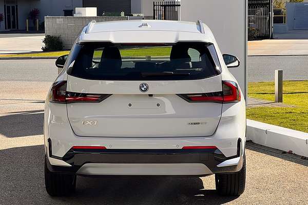 2024 BMW iX1 eDrive20 xLine U11