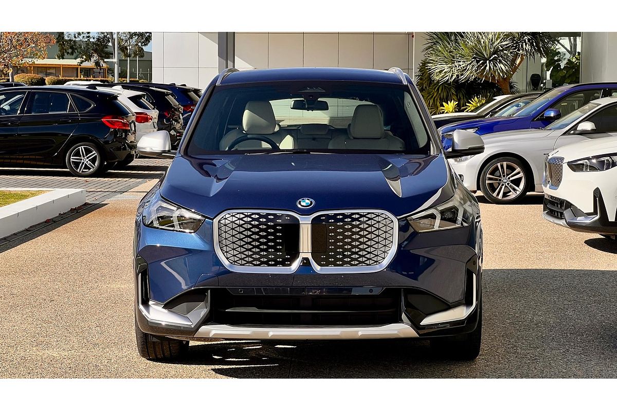 2023 BMW iX1 eDrive20 xLine U11