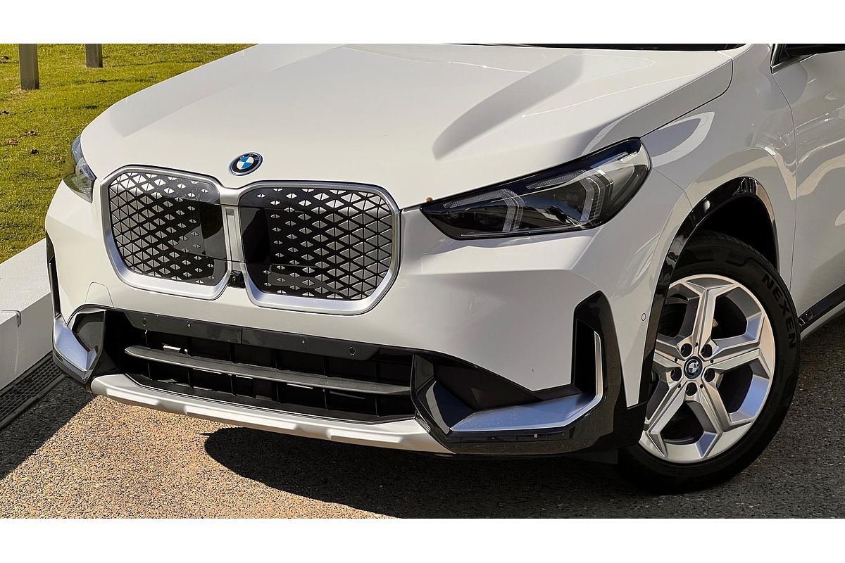 2024 BMW iX1 eDrive20 xLine U11