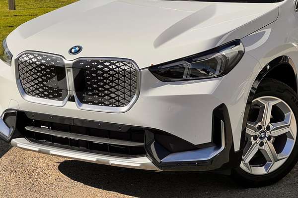 2024 BMW iX1 eDrive20 xLine U11