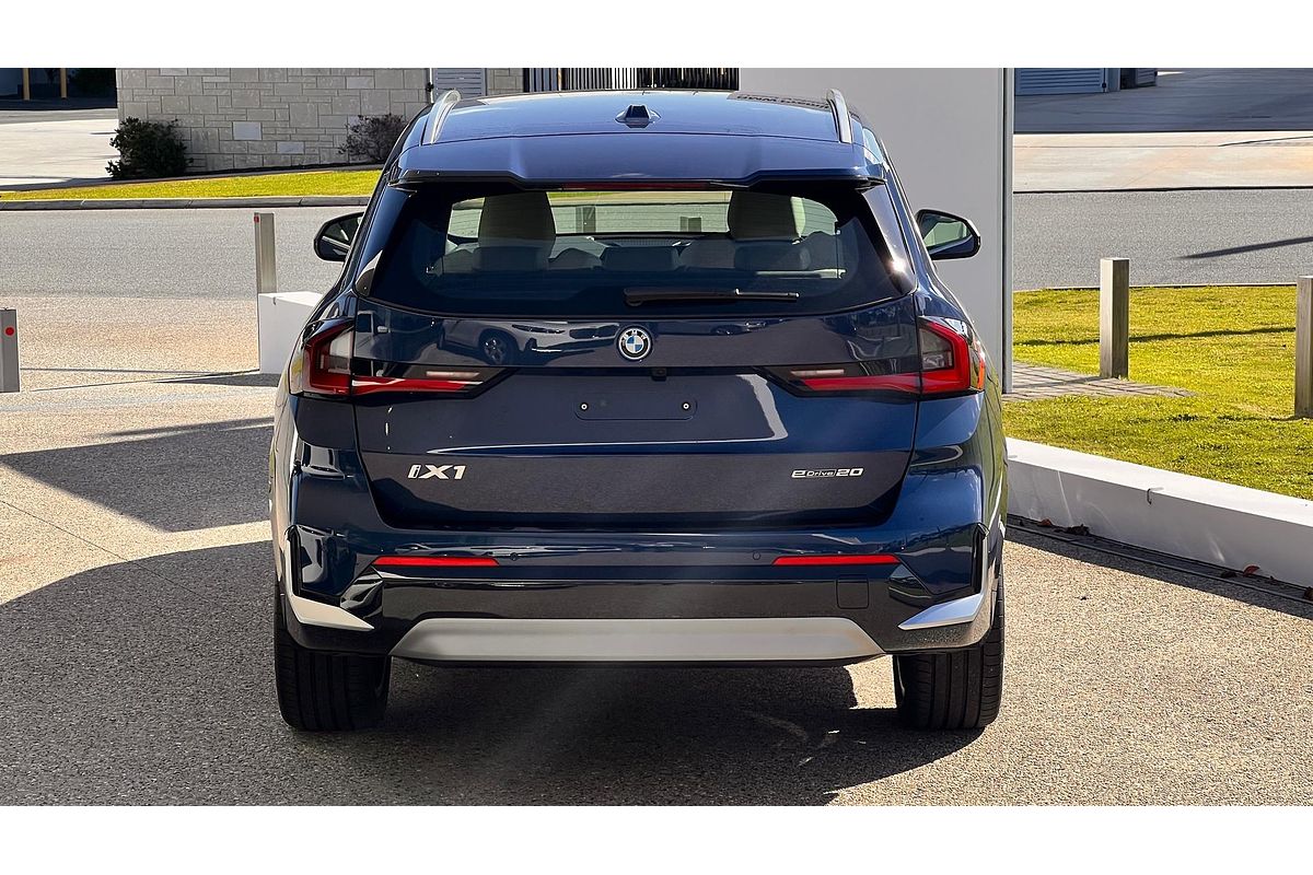 2023 BMW iX1 eDrive20 xLine U11