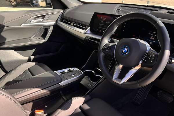 2024 BMW iX1 eDrive20 xLine U11