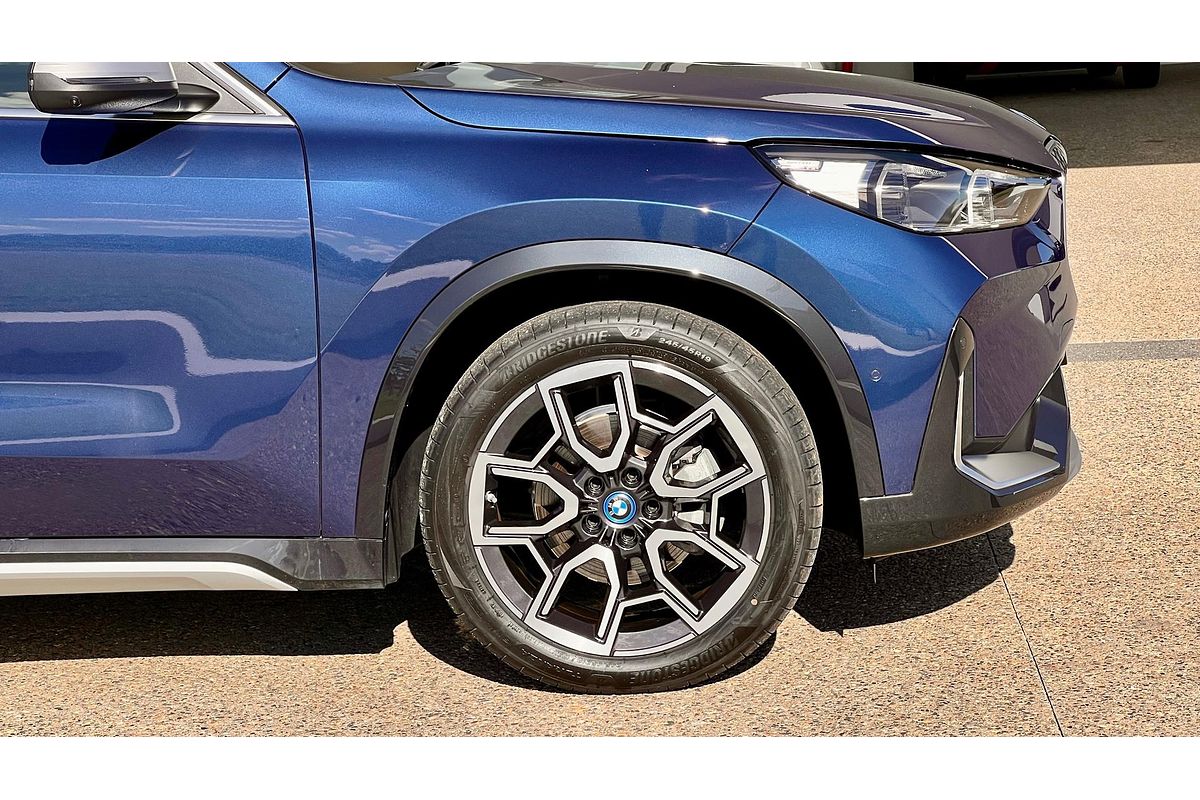 2023 BMW iX1 eDrive20 xLine U11