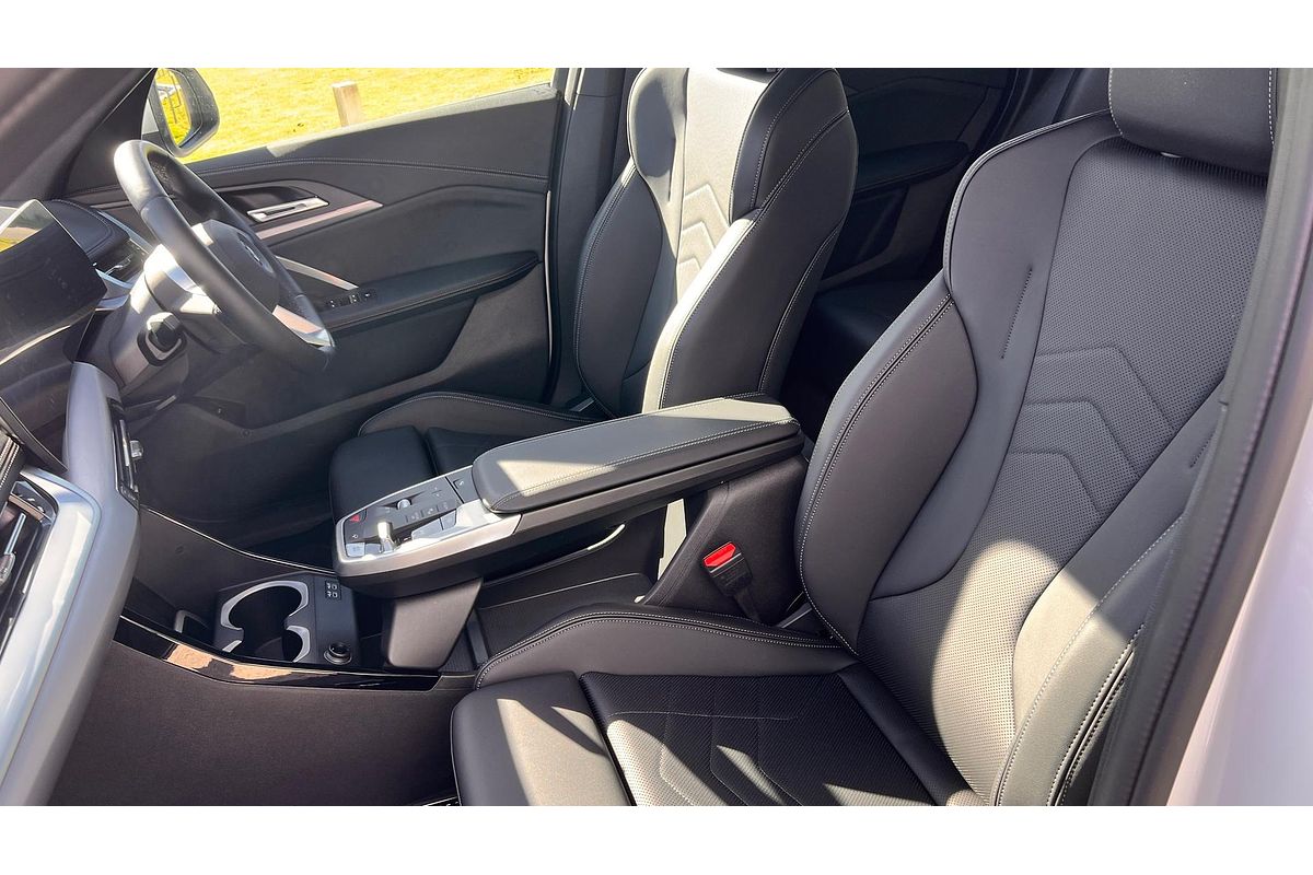 2024 BMW iX1 eDrive20 xLine U11