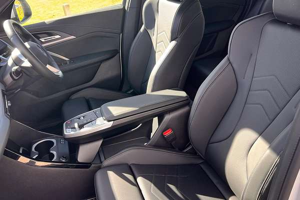 2024 BMW iX1 eDrive20 xLine U11