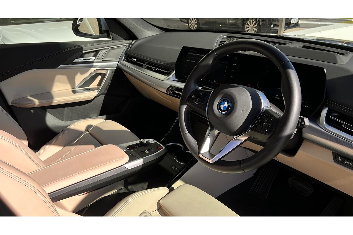 2023 BMW iX1 eDrive20 xLine U11