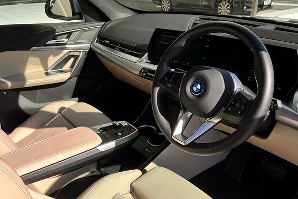 2023 BMW iX1 eDrive20 xLine U11