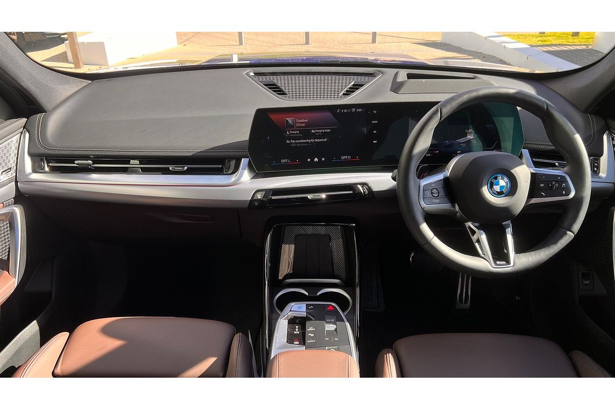 2024 BMW iX1 eDrive20 xLine U11