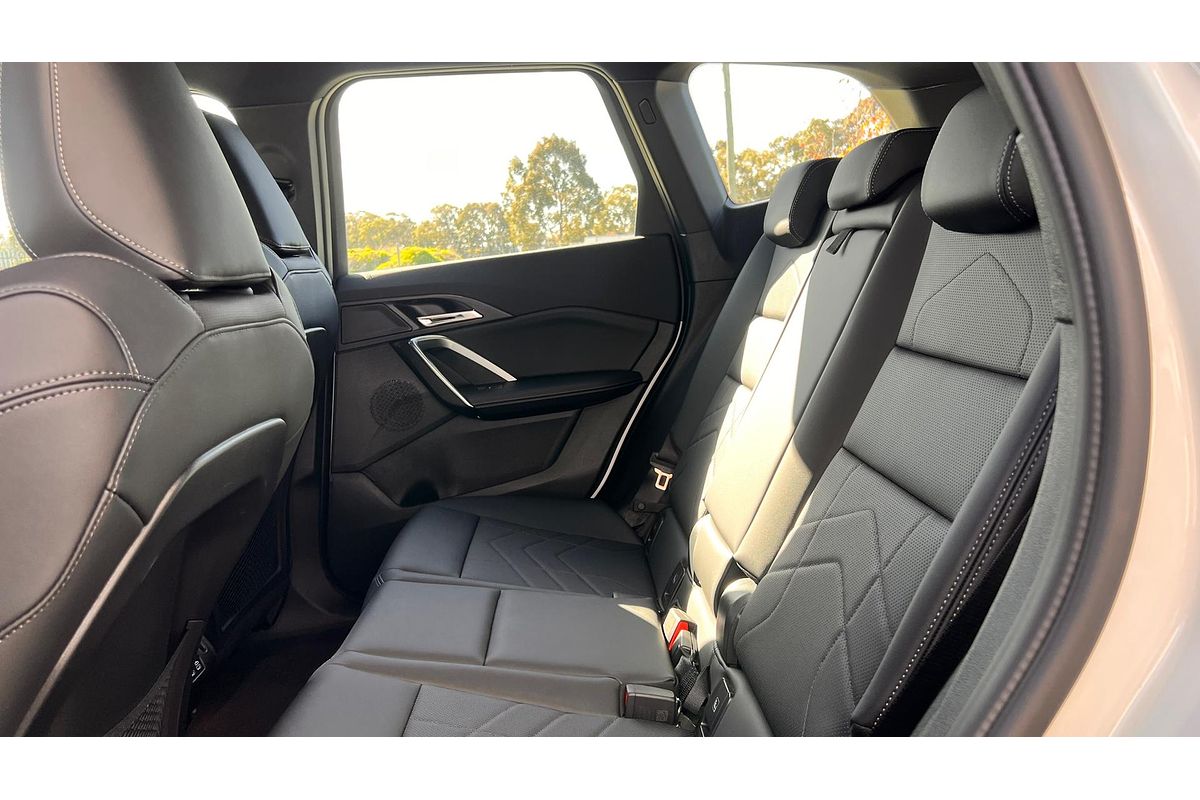 2024 BMW iX1 eDrive20 xLine U11