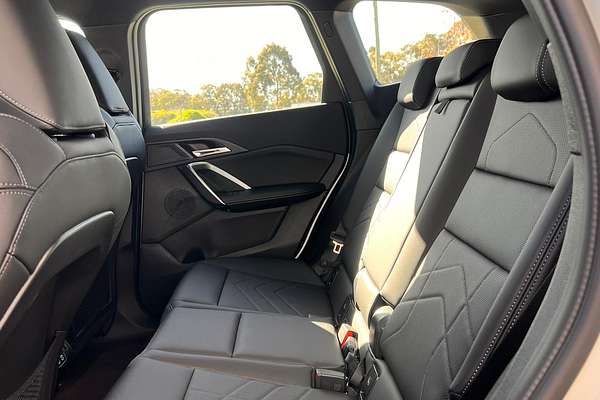 2024 BMW iX1 eDrive20 xLine U11