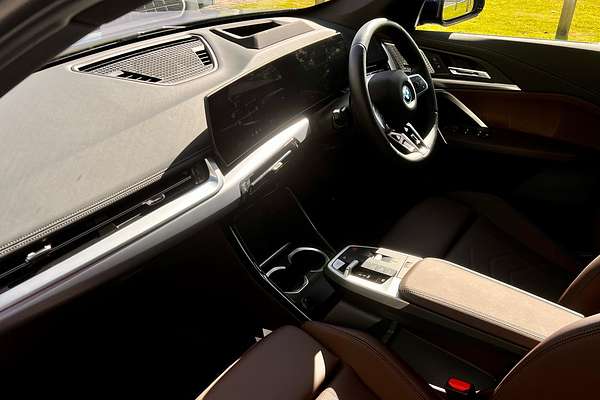 2024 BMW iX1 eDrive20 xLine U11