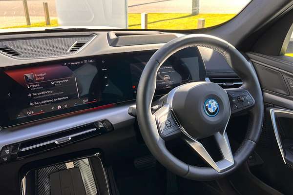 2024 BMW iX1 eDrive20 xLine U11