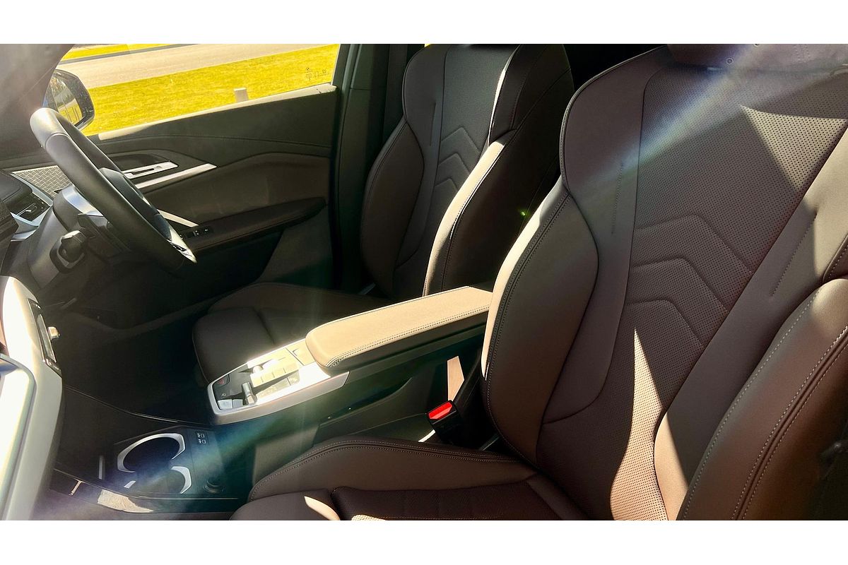 2024 BMW iX1 eDrive20 xLine U11