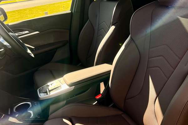 2024 BMW iX1 eDrive20 xLine U11