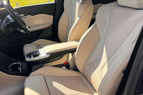 2023 BMW iX1 eDrive20 xLine U11