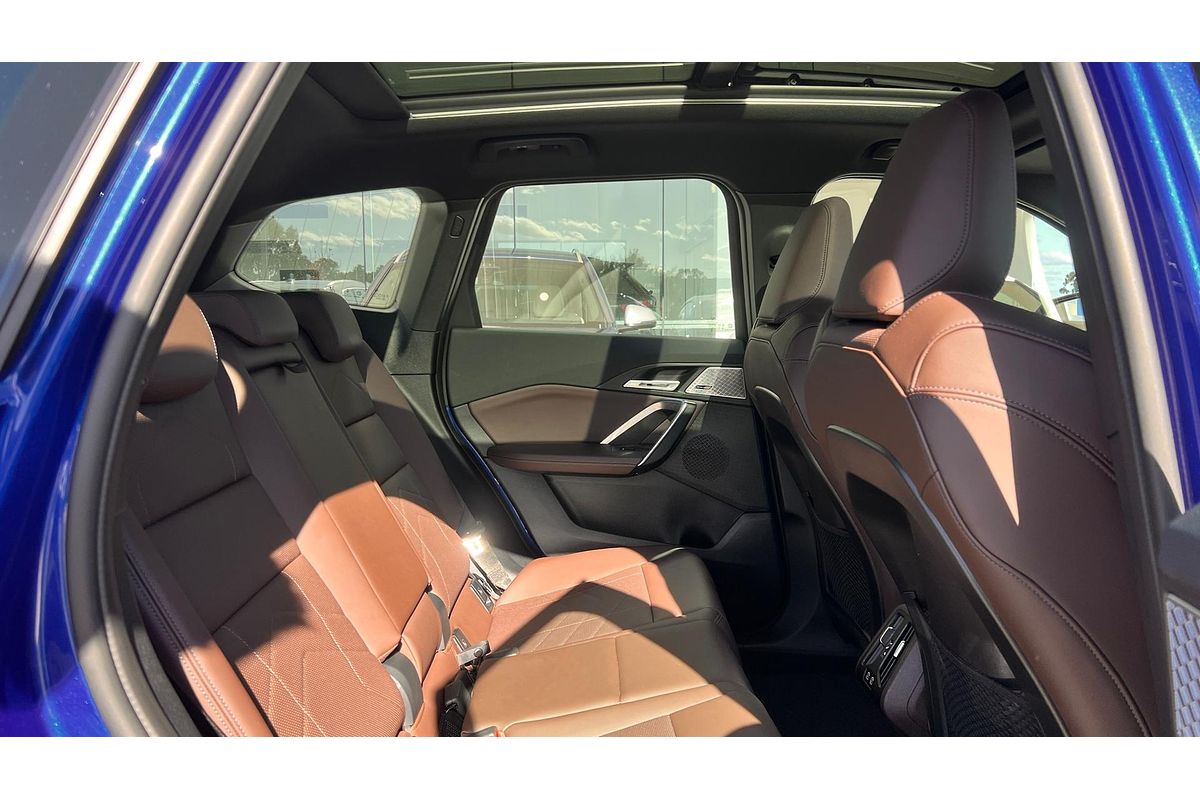 2024 BMW iX1 eDrive20 xLine U11