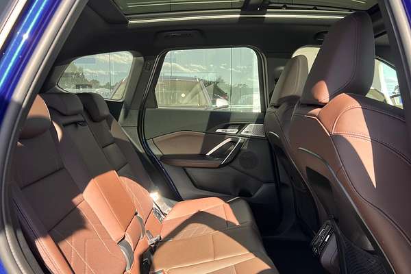 2024 BMW iX1 eDrive20 xLine U11