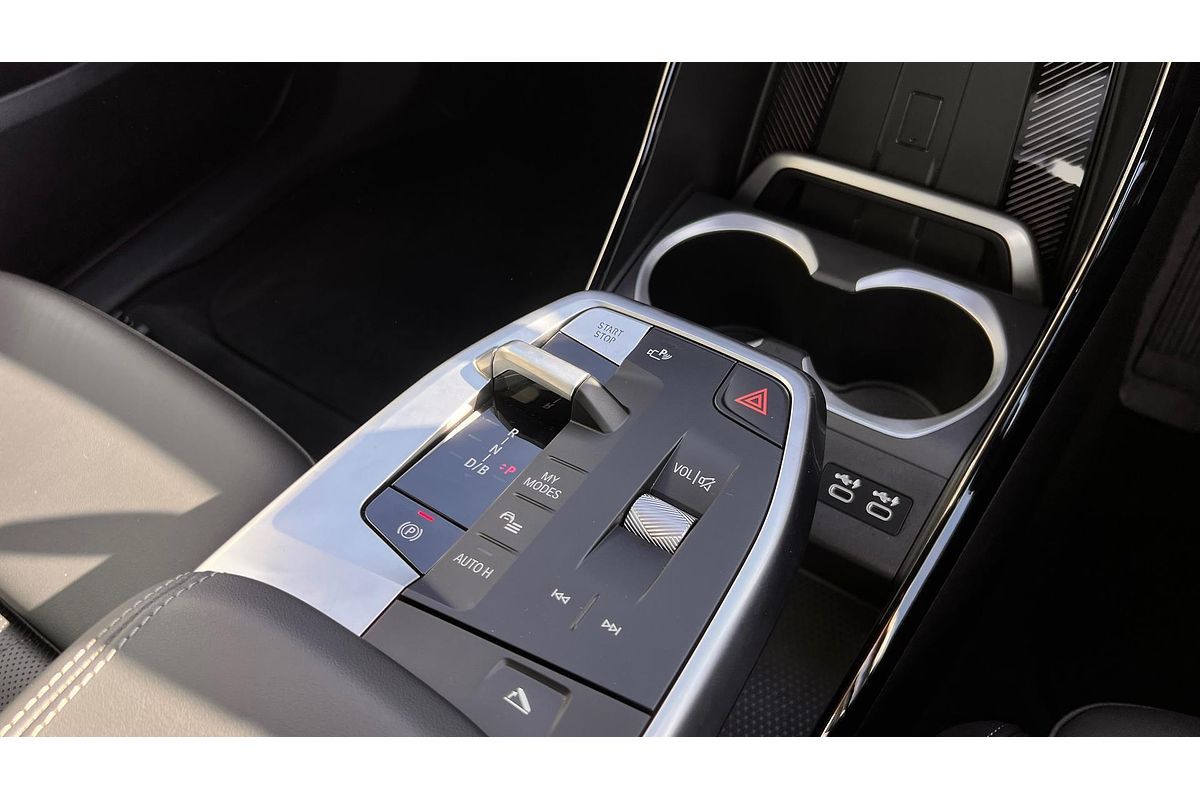2024 BMW iX1 eDrive20 xLine U11