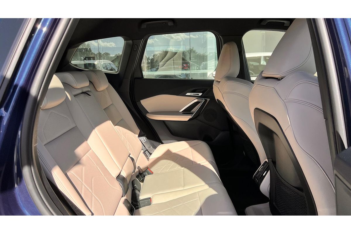 2023 BMW iX1 eDrive20 xLine U11