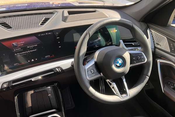 2024 BMW iX1 eDrive20 xLine U11