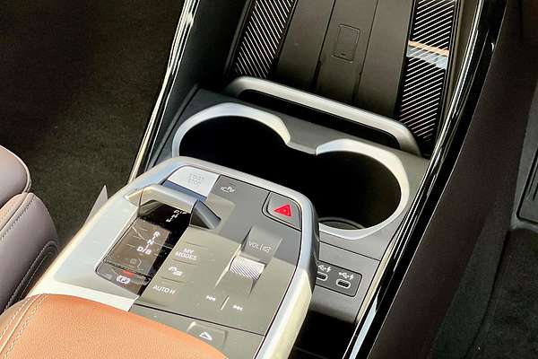 2024 BMW iX1 eDrive20 xLine U11