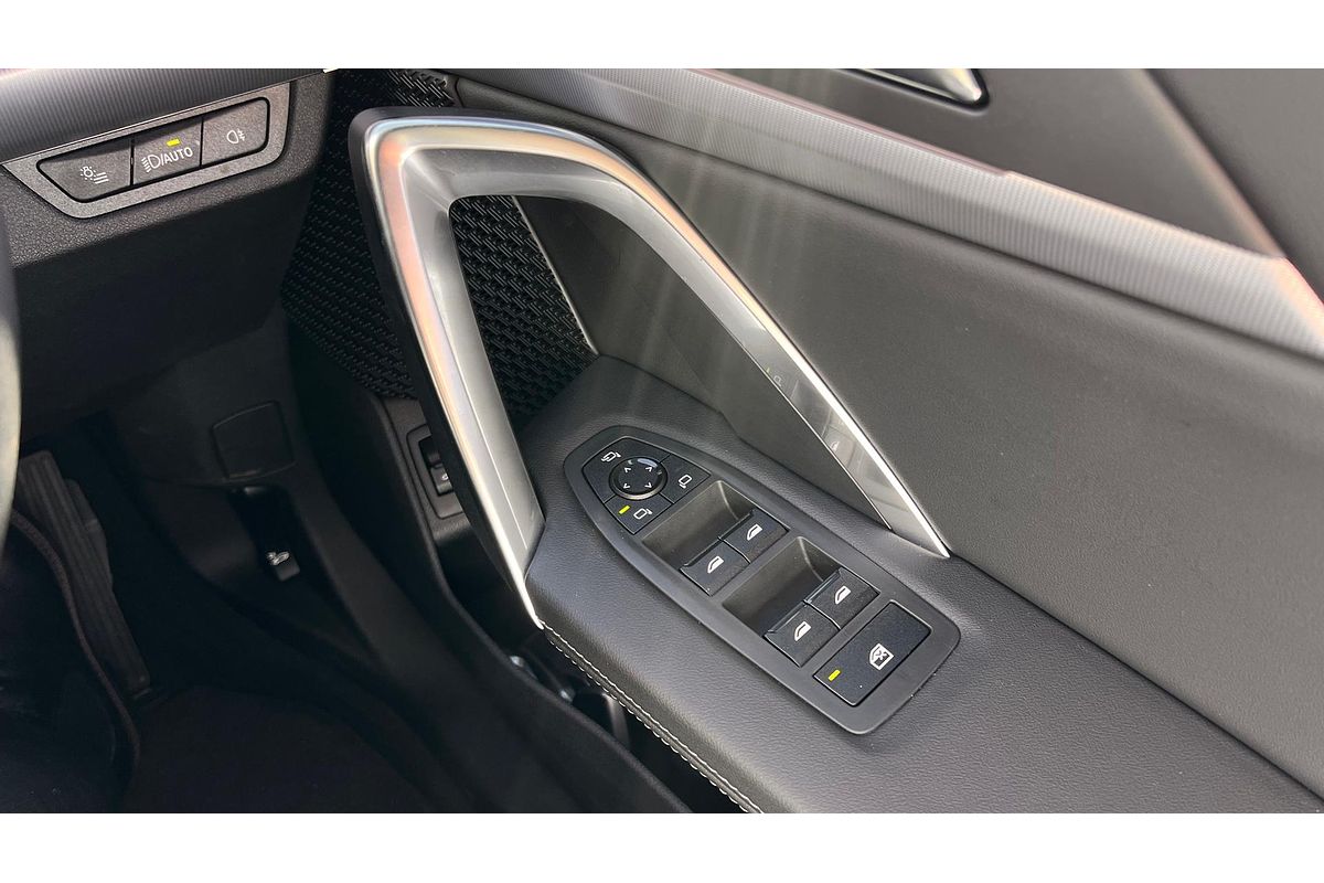 2024 BMW iX1 eDrive20 xLine U11