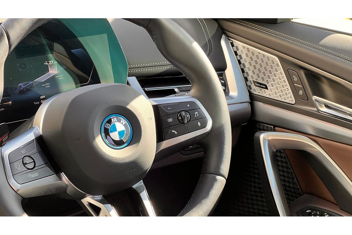 2024 BMW iX1 eDrive20 xLine U11