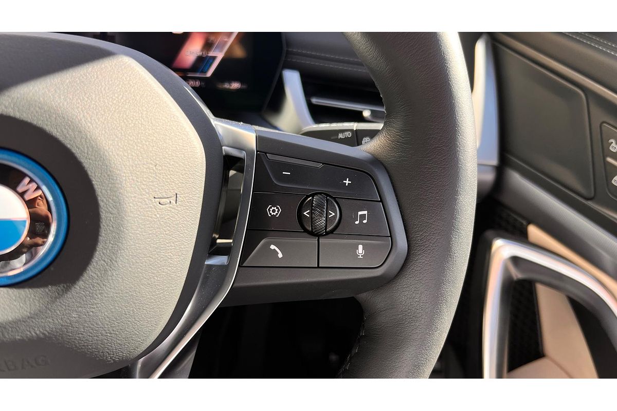 2023 BMW iX1 eDrive20 xLine U11