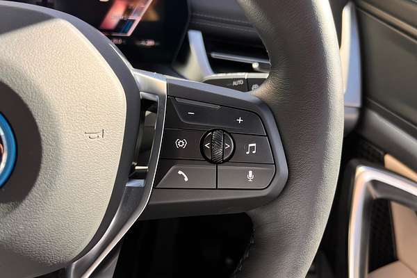 2023 BMW iX1 eDrive20 xLine U11