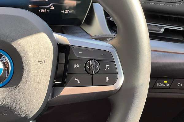2024 BMW iX1 eDrive20 xLine U11