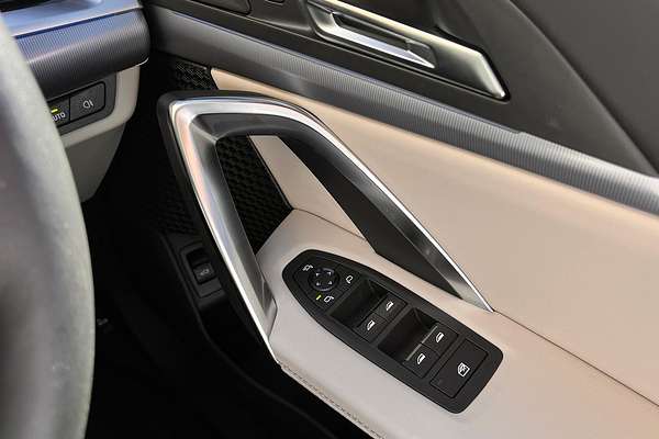 2023 BMW iX1 eDrive20 xLine U11