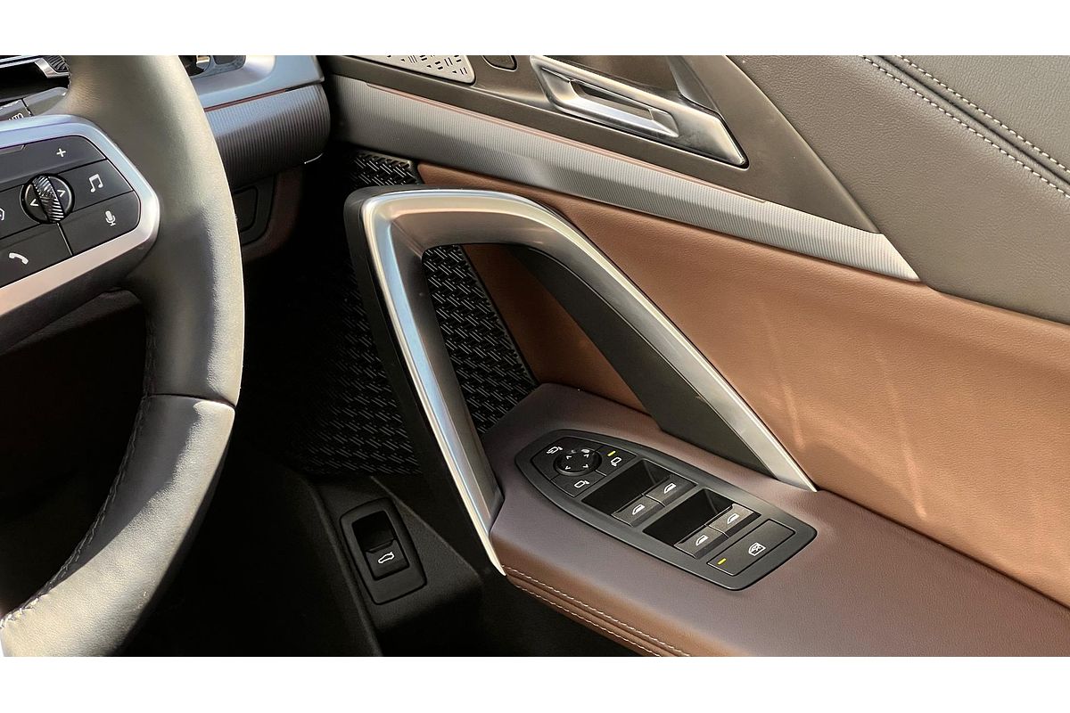 2024 BMW iX1 eDrive20 xLine U11