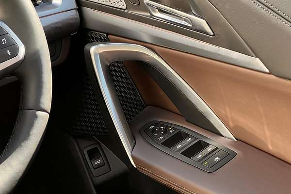 2024 BMW iX1 eDrive20 xLine U11
