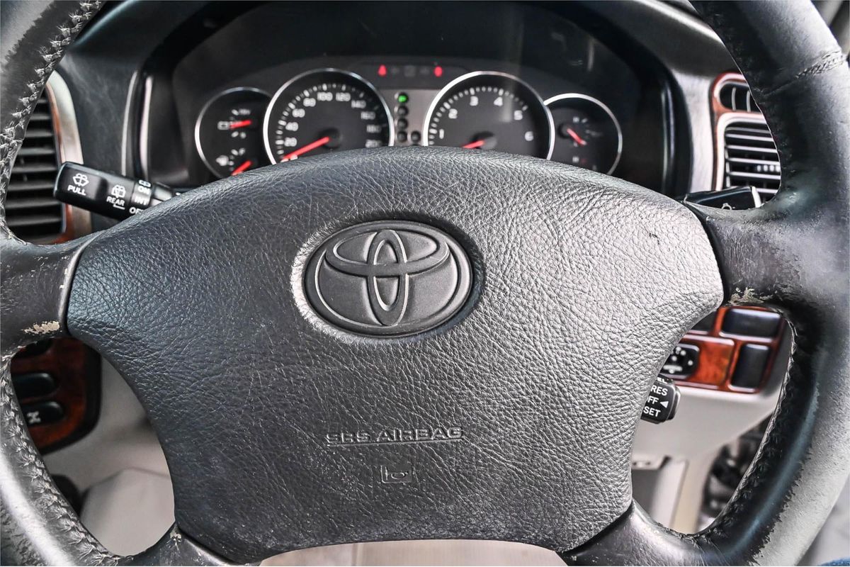 2002 Toyota Landcruiser GXL UZJ100R