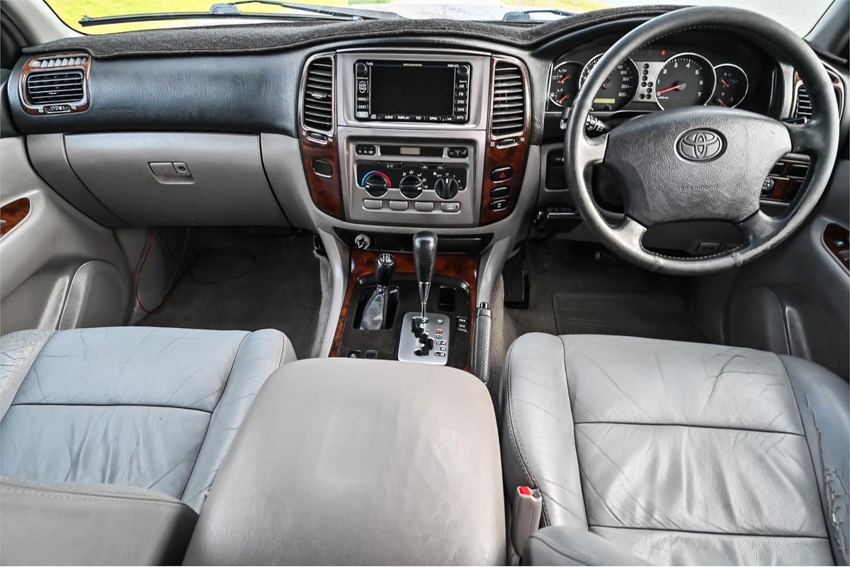2002 Toyota Landcruiser GXL UZJ100R