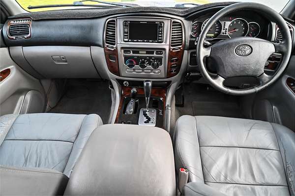 2002 Toyota Landcruiser GXL UZJ100R