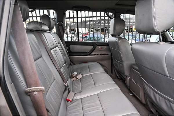 2002 Toyota Landcruiser GXL UZJ100R